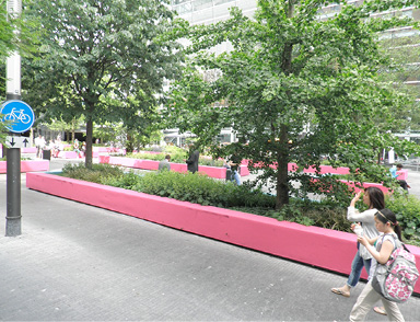 Fig. 5. Immagini delle reti per la mobilità dolce di accesso alla stazione di Amsterdam Zuid e di Bijlmer (fonte: Tiboni e Rossetti 2014).
